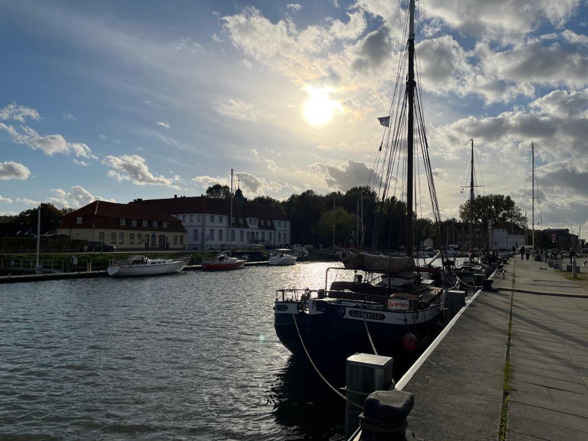 Lykkefund - Ferienwohnungen In Hafennaehe Glückstadt Eksteriør billede