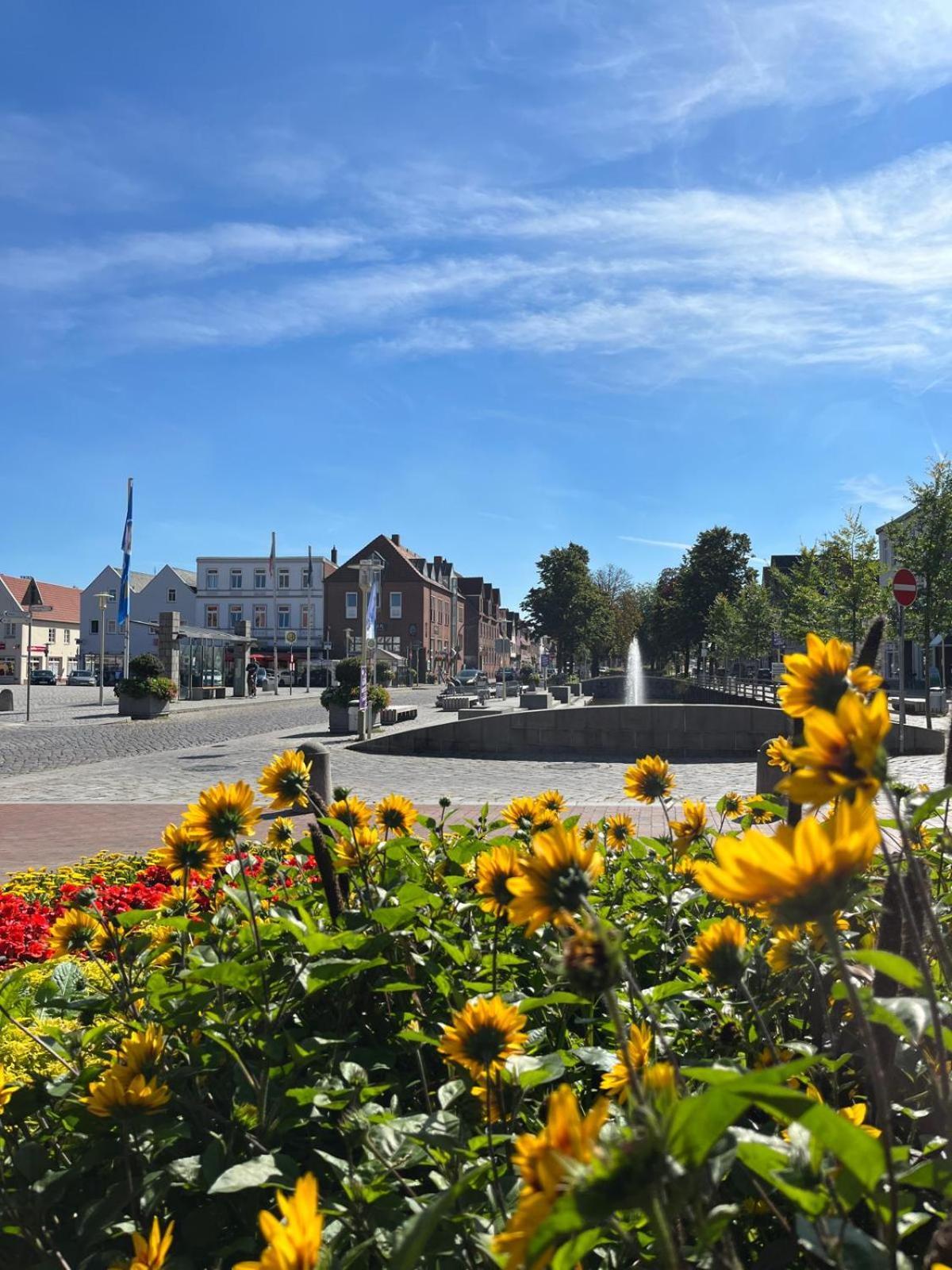 Lykkefund - Ferienwohnungen In Hafennaehe Glückstadt Eksteriør billede
